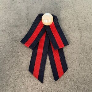 Ribbon and Pearl brooch